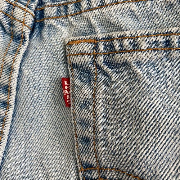 ❌SOLD❌ Vintage Levi’s Denim Relaxed Fit 550 Shorts Distressed | Size 30” - Picture 5 of 6